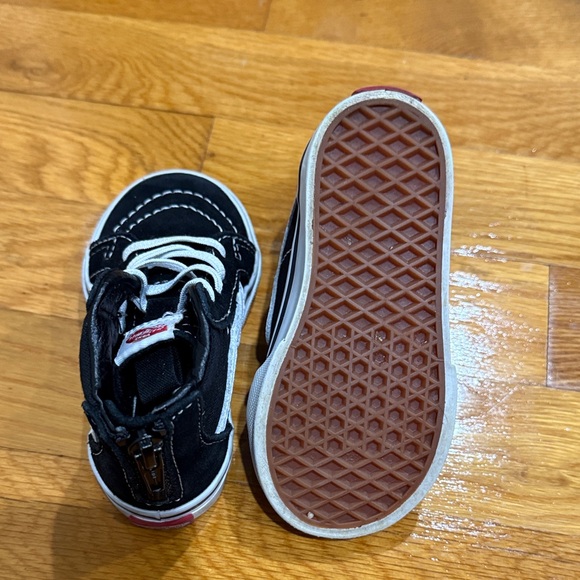 Vans Toddler Black and White High-Top Sneakers 5 - Picture 6 of 8